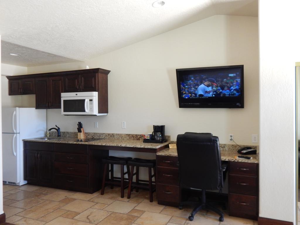 Winterton Suites Williston Ngoại thất bức ảnh